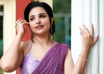 സതീശാ മോനെ… ചവിട്ടി പുറത്താക്കിക്കോ, കൂടെയുള്ളവര്ക്കും മുന്നറിയിപ്പ് കൊടുത്തേരെ… സൂക്ഷിച്ചാല് ദുഃഖിക്കേണ്ട, റിനിക്കെതിരെ ആക്ഷേപവര്ഷം, ഓരിയിട്ടത് കണ്ണുകടിയുള്ള ചില കുലംകുത്തികള്, അവര് കോണ്ഗ്രസുകാരല്ല, മറുപടിയുമായി നടി