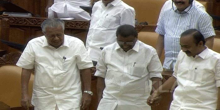 സ്പീക്കർ തിരുവഞ്ചൂർ തന്നെ; തിരഞ്ഞെടുക്കപ്പെട്ടത്  101 വോട്ടുകൾക്ക്; മുഖ്യമന്ത്രി വി.ഡി. സതീശനും പ്രതിപക്ഷ നേതാവ് പിണറായി വിജയനും ചേർന്ന്  കസേരയിലേക്ക് ആനയിച്ചു