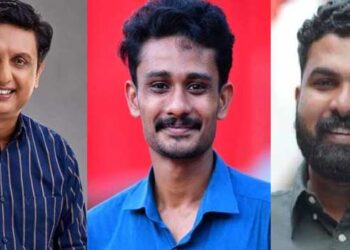 വന്ദേമാതരത്തിൽ പിടിച്ചുകയറി ഇടത് നേതാക്കളും കുട്ടി സഖാക്കളും, മുഹമ്മദ് റിയാസിന് ആശങ്ക, അധികാരത്തിലേറിയ ആദ്യ ദിനം തന്നെ ഗവർണർ രാജേന്ദ്ര ആർലേക്കറെ സന്തോഷിപ്പിക്കാൻ മുഖ്യമന്ത്രി വി ഡി സതീശന് കഴിഞ്ഞിരിക്കുന്നു- എം ശിവപ്രസാദ്!! വന്ദേമാതരം ആലപ്പിച്ചു പൊതുചടങ്ങ് ആരംഭിക്കണം എന്ന് ഒരു നിയമവും എവിടെയും പറയുന്നില്ല- പിഎസ് സഞ്ജീവ്