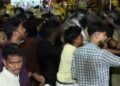 പരസ്പരം കല്ലും കരിക്കും വലിച്ചെറിഞ്ഞ് എസ്എഫ്‌ഐ-കെഎസ്‌യു പ്രവര്‍ത്തകര്‍, പാളയത്ത് വന്‍ സംഘര്‍ഷം, ജലപീരങ്കിയും കണ്ണീർ വാതകവും പ്രയോ​ഗിച്ച് പോലീസ്!! കഴിഞ്ഞ 10 വർഷത്തിനിടെ ഇങ്ങനെയൊന്നുമുണ്ടായിട്ടില്ല- എസ്എഫ്ഐ സംസ്ഥാന സെക്രട്ടറി, ‘പോലീസ് വി ഡി സതീശന്‍ ഭക്തിയില്‍ ഞങ്ങളുടെ പിള്ളാരെ ആക്രമിക്കാന്‍ വന്നു- എഎ റഹീം എംപി
