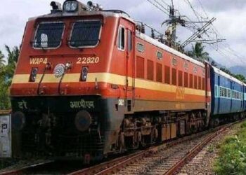 ഓടിത്തുടങ്ങിയ ട്രെയിനിൽ ചാടിക്കയറാൻ ശ്രമം, യാത്രക്കാരന്റെ കാലറ്റുപോയി, മുറിഞ്ഞ കാലിന്റെ ഭാ​ഗം കണ്ടെത്തിയത് ഏറെനേരത്തെ തെരച്ചിലിനൊടുവിൽ