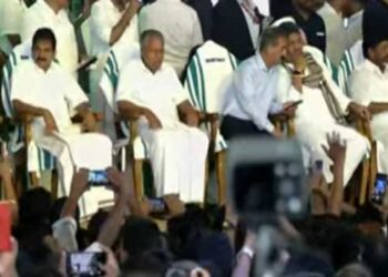 രാജീവ് ചന്ദ്രശേഖർ, പിണറായി, എം വി ​ഗോവിന്ദൻ, ബിനോയ് വിശ്വം… രാഷ്ട്രീയ എതിർ ചേരി നേതാക്കളെല്ലാം ഒരുമിച്ച് മുൻ നിരയിൽ… വേറിട്ട കാഴ്ചയാവുന്നു വിഡിഎസ് സത്യപ്രതിജ്ഞ, ചടങ്ങുകൾക്ക് തുടക്കം