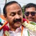 ‘വി.ഡി.എസ് നേതാവേ, അങ്ങ് നയിക്കൂ’… നട്ടപ്പാതിരായ്ക്ക് ഡൽഹിയിലെത്തിച്ചേർന്ന വി ഡി സതീശനെ വരവേൽക്കാൻ ജെഎൻയു, ജാമിയ മില്ലിയ, ഡൽഹി യൂണിവേഴ്സിറ്റികളിലെ വിദ്യാർഥികളടക്കം നൂറുകണക്കിനാളുകൾ, കെപിസിസി പ്രസിഡന്റിനെതിരെ പ്രകോപനപരമായ മുദ്രാവാക്യങ്ങൾ