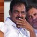കെ സിയെ അല്ലാതെ രണ്ടാമതൊരു പേര് ചിന്തിക്കാതെ നേതൃത്വം, പക്ഷെ വി ഡിയെ എങ്ങനെ ഒതുക്കണമെന്നുമറിയില്ല!! മുഖ്യമന്ത്രി കസേരയല്ലാതെ ഏതു മന്ത്രി സ്ഥാനവും ചോദിക്കാം- നിർദേശം, വേണ്ടെന്ന് വി ഡി… ചെന്നിത്തലയ്ക്ക് ഓഫർ സ്പീക്കർ പദവി?