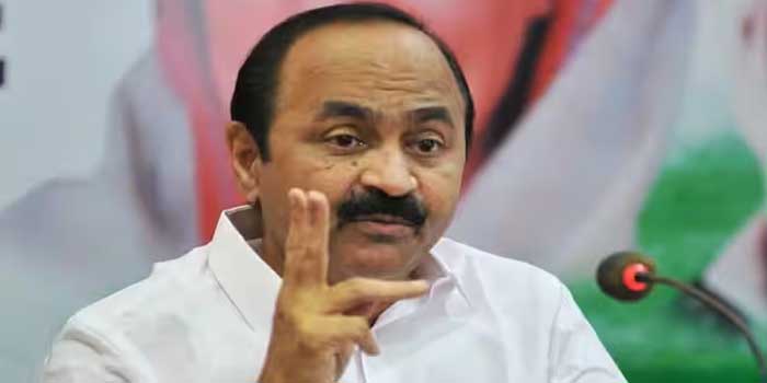 ‘മുനമ്പംകാരെ ഇറക്കി വിടില്ല, എത്രയും പെട്ടെന്ന് നികുതി അടയ്ക്കുന്നതിനുള്ള സംവിധാനമൊരുക്കും, ഭൂമിയിൽ പൂർണാവകാശം വാങ്ങിച്ചുകൊടുക്കും!! കേരളവികസനത്തിനായി വിഭാവനം ചെയ്തിട്ടുള്ള ധവളപത്രം ജൂൺ ആദ്യവാരത്തിൽ’- മുഖ്യമന്ത്രി