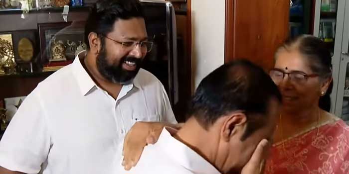 ‘സാറല്ലേ എന്നെ എല്ലാം ആക്കിയത്, ഏറെ കടപ്പാടുള്ളത് സാറിനോടാണ്’… മുന്‍ മന്ത്രി ജി.കാര്‍ത്തികേയന്റെ ഓർമകളിൽ വിതുമ്പി വി ഡി സതീശൻ!! ‘ചീഫ് മിനിസ്റ്റര്‍ അങ്ങനെ കരയരുത്, ചീഫ് മിനിസ്റ്റര്‍ക്ക് കരച്ചിലൊന്നും വരരുത്, നമ്മുടെ പിള്ളേരെ പോലെയല്ലേ ഞങ്ങള്‍ക്കു നിങ്ങളും’… ആശ്വസിപ്പിച്ച് സുലേഖ