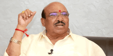 ‘മകൻ കഞ്ചാവ് കച്ചവടത്തിന് പോകുമ്പോൾ ഇത്തരം പ്രത്യാഘാതങ്ങൾ ഉണ്ടാകുമെന്ന് ഓർക്കണമായിരുന്നു; ജനങ്ങൾ ഇതെല്ലാം കണ്ടുകൊണ്ടിരിക്കുകയായിരുന്നു‘- യു. പ്രതിഭയ്ക്കെതിരെ വെള്ളാപ്പള്ളി നടേശൻ