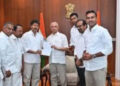 പോയിട്ട് 118 എംഎല്‍എമാരുടെ ഒപ്പുകളുമായി വരൂ…  അംഗബലമില്ല, വിജയ്‌യെ തിരിച്ചയച്ച് ഗവര്‍ണര്‍, നടപടി ഭരണഘടനാ വിരുദ്ധമെന്ന് വിമര്‍ശനം
