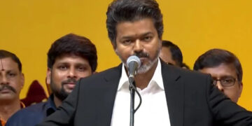 “ഞാന്‍ രാജപരമ്പരയില്‍ നിന്ന് വരുന്നയാളല്ല, നിങ്ങളുടെ കുടുംബത്തില്‍ നിന്നുള്ള ഒരാളാണ്”, വ്യാജ വാഗ്ദാനങ്ങളിലൂടെ ജനങ്ങളെ വഞ്ചിക്കില്ല, ദാരിദ്ര്യവും വിശപ്പും എന്താണെന്ന് എനിക്ക് വളരെ നന്നായി അറിയാം- വിജയ്