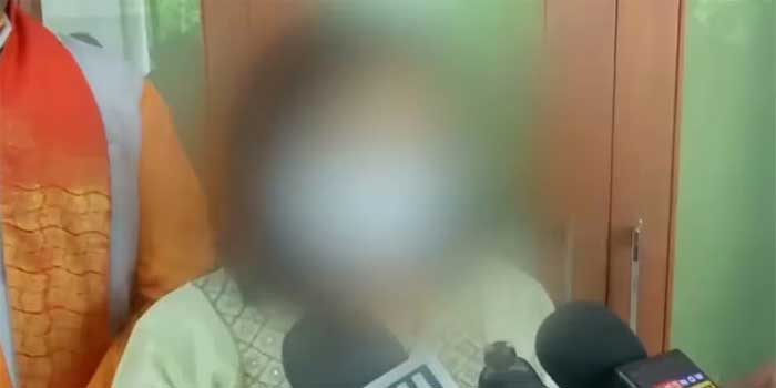 നാസിക്കിലെ ടാറ്റാ കൺസൾട്ടൻസി സർവീസസ് യൂണിറ്റിനു പിന്നാലെ വിപ്രോയിലും മതപരിവർത്തന ആരോപണം!! ഇസ്ലാമതത്തിലേക്ക് പരിവർത്തനം ചെയ്യാൻ നിർബന്ധിച്ചു, അം​ഗീകരിക്കാതെ വന്നതോടെ മാനസിക പീഡനം, മോശം പെർഫോർമൻസ് റിവ്യൂ നൽകുമെന്നും ജോലി നഷ്ടപ്പെടുത്തുമെന്നും ഭീഷണി, പിന്നിൽ ബെം​ഗളൂരുകാരി സഹപ്രവർത്തകയും മാനേജരും- രാജിവച്ച് യുവതി