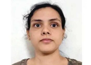 കാമുകനുമൊപ്പം ഒരുമിച്ച് ജീവിക്കാൻ ഭർത്താവ് തടസം, ജിമ്മിൽ നിന്നു വരികയായിരുന്ന യുവാവിനെ പതിയിരുന്ന് കാമുകൻ ചുറ്റികയ്ക്ക് തലയ്ക്കടിച്ചു വീഴ്ത്തി, ആക്രമിക്കാൻ ഒത്താശ ചെയ്തുകൊടുത്തത് ഭാര്യ!! ഒളിവിലായിരുന്ന യുവതി കീഴടങ്ങി