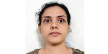 കാമുകനുമൊപ്പം ഒരുമിച്ച് ജീവിക്കാൻ ഭർത്താവ് തടസം, ജിമ്മിൽ നിന്നു വരികയായിരുന്ന യുവാവിനെ പതിയിരുന്ന് കാമുകൻ ചുറ്റികയ്ക്ക് തലയ്ക്കടിച്ചു വീഴ്ത്തി, ആക്രമിക്കാൻ ഒത്താശ ചെയ്തുകൊടുത്തത് ഭാര്യ!! ഒളിവിലായിരുന്ന യുവതി കീഴടങ്ങി
