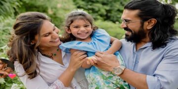 മകൾ ക്ലിൻ കാരയുടെ മുഖം ആദ്യമായി പൊതുമാധ്യമത്തിൽ പങ്ക് വെച്ച് രാം ചരൺ- ഉപാസന കൊനിഡേല ദമ്പതികൾ