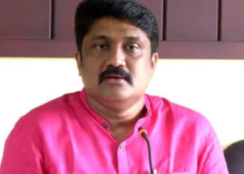 “മനസിന്റെ ചുവരിൽ പണ്ടേ മോദിയെ ഒട്ടിച്ച ആളാണ് ഷാജി”, യാ സയ്യിദ് പാണക്കാട് അല്ല, യാ മോദി നാഗ്പ്പൂർ ആണ് ഷാജിയുടെ മന്ത്രം, മോദിയുടെ പദ്ധതി ചാപ്പയടിക്കാൻ മലയാളിയുടെ ആത്മാഭിമാനത്തിന്റെ ചുവര് കിട്ടില്ല, ആരും അതിന് മുതിരണ്ട- എ എ റഹീം