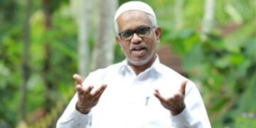മുസ്ലിം വിഭാഗം കൂടുതല് ഉള്ളിടത്താണ് ഈ ആരാധന കൂടുതല്, മദ്രസയിലേക്ക് 10 രൂപ തരാത്തവരാണ് ഫ്ലെക്സ് വെക്കാന് പണം ചെലവാക്കുന്നത്, യൂറോപ്പുകാര്ക്കില്ലാത്ത ഫ്ലെക്സ് ഭ്രാന്ത് നമുക്കെന്തിനാണ്, അനാവശ്യ ആരാധന കുറക്കണമെന്ന് അബ്ദുസമദ് പൂക്കോട്ടൂര്
