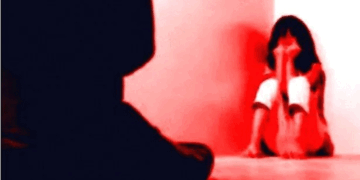 ഇൻസ്റ്റഗ്രാമിലൂടെയുള്ള പരിചയം, 2 വിദ്യാർത്ഥിനികളെ സ്കൂളിലേയ്ക്ക് പോകുംവഴി ലോഡ്ജിലെത്തിച്ച് രണ്ടുദിവസം കൂടെ പാർപ്പിച്ച് പീഡിപ്പിച്ചു; രണ്ട് യുവാക്കൾക്കെതിരെ കേസെടുത്തു