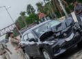 നിയന്ത്രണം നഷ്ടപ്പെട്ട കാർ പോ​ലീ​സ് പ​ട്രോ​ളിം​ഗ് സം​ഘ​ത്തി​ന് നേ​രെ പാ​ഞ്ഞു​ക​യ​റി, പട്രോളിങ് വാ​ഹ​ന​ത്തി​ന് പി​ന്നി​ൽ നി​ൽ​ക്കു​ക​യാ​യി​രു​ന്ന പോലീസുകാരെ ഇടിച്ചുതെറുപ്പിച്ചു, രണ്ടു പേർക്ക് ​ഗുരുതര പരുക്ക്