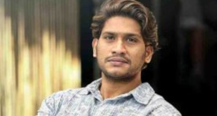 ചെയ്യാന്‍ പറ്റുന്ന കാര്യങ്ങള്‍ക്ക് ഉറപ്പ് കൊടുക്കുന്നതാണ് അന്തസ്സ്,  പറഞ്ഞു പറ്റിക്കുന്നത്  തെമ്മാടിത്തരം, അപ്പോഴേങ്ങനാ തൂക്കി ചുവന്ന കരങ്ങളോടെ നമ്മളങ്ങോട്ട് പൊളിക്കുവല്ലേ, പരിഹാസവുമായി അഖില്‍ മാരാര്‍