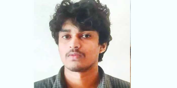 എക്സൈസ് സം​ഘത്തിന്റെ നേരെ പാഞ്ഞടുത്ത് ഇരുപതോളം നായ്ക്കൾ, നായ്ക്കളെ അനുനയിപ്പിക്കാൻ കയ്യിൽ ബിസ്കറ്റും കരുതി സംഘം !! തപാൽ ഓഫീസിലെത്തിയ പാഴ്‌സലിൽ 7.34 കിലോഗ്രാം കഞ്ചാവ് കണ്ടെടുത്ത കേസിൽ പ്രതിയെ പിടികൂടാനെത്തിയ സംഘത്തിനു നേരെ നായ്ക്കളെ തുറന്നുവിട്ട് 19 കാരൻ, അറസ്റ്റ്