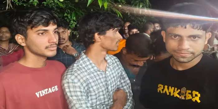 വനത്തിൽ അതിക്രമിച്ച് കയറിയതല്ല, സോഷ്യൽ മീഡിയയിൽ വന്ന ദൃശ്യങ്ങൾ കണ്ട് കാഴ്ച കാണാൻ എത്തിയതെന്ന് യുവാക്കൾ!! വിലങ്ങാട് വനത്തിനുള്ളിൽ കുടുങ്ങിയ യുവാക്കൾക്കെതിരെ കേസ്, വനംവകുപ്പ് ചോദ്യം ചെയ്യുന്നു, മൂന്നു യുവാക്കൾക്കെതിരെ ചുമത്തിയിരിക്കുന്നത് ആറു മാസംവരെ തടവ് ശിക്ഷ ലഭിക്കാവുന്ന കുറ്റം