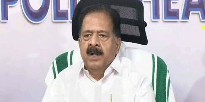 ‘അതൊക്കെ രഹസ്യമല്ലേ? ബജറ്റുമായി ബന്ധപ്പെട്ട കാര്യങ്ങൾ അറിയുന്നത് ധനമന്ത്രിക്കും മുഖ്യമന്ത്രിക്കും മാത്രം‘; മദ്യത്തിന്റെ നികുതി സംബന്ധിച്ച തീരുമാനം  എക്സൈസ് മന്ത്രിയെ അറിയിക്കാതിരുന്നതിനെക്കുറിച്ച് രമേശ് ചെന്നിത്തല