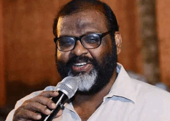 ‘എത്ര ധനാഢ്യയായ സ്ത്രീയാണെങ്കിലും അതേ സാമൂഹിക വിഭാഗത്തിലെ പുരുഷന്റെ പിന്നിലാണ് അവൾക്ക് ഇന്നും സ്ഥാനം; കുടുംബത്തിലെ ബൂർഷ്വാസി പുരുഷനും വർക്കിംഗ് ക്ലാസ് സ്ത്രീയുമാണ്’  – ഈ പറഞ്ഞത് ​ഗോവിന്ദൻ മാഷിനൊക്കെ ഇഷ്ടപ്പെടുമായിരിക്കുമെന്ന് സി.പി ജോൺ