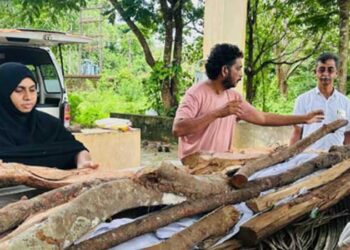 രണ്ടു ഭാര്യമാരും മക്കളുമുണ്ടെങ്കിലും ചിതയ്ക്ക് തിരികൊളുത്താൻ പോലും ആരുമെത്തിയില്ല, പകരം സമ്മതപത്രത്തിൽ ഒപ്പിട്ടു നൽകി!! ക്യാൻസർ ​പിടിപെട്ട് മരിച്ച മുൻ ആർഎസ്എസ് അം​ഗത്തിന്റെ ചിതയ്ക്ക് ഹൈന്ദവ ആചാരപ്രകാരം തീകൊളുത്തിയത് ജില്ലാ പഞ്ചായത്ത് അംഗം ഇർഫാന ഇഖ്ബാൽ