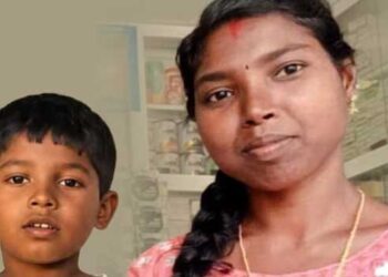 പുഴയിലിറങ്ങി തുണി അലക്കുന്നതിനിടെ മകൻ കാൽവഴുതി പുഴയിൽ വീണു, രക്ഷിക്കാനുള്ള ശ്രമത്തിനിടെ അമ്മയും ഒഴുക്കിൽപ്പെട്ടു, ഇരുവർക്കും ദാരുണാന്ത്യം
