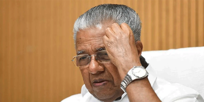 വിഐപി ലോഞ്ചിൽ സ്വീകരിക്കാനാരുമെത്തിയില്ല; പിണറായിയുടെ കേരളത്തിലേയ്ക്കുള്ള യാത്ര മുടങ്ങി; ഉച്ചയ്ക്ക് 2.50 നുള്ള വിമാനത്തിൽ കരിപ്പൂരിലേയ്ക്ക് കയറാനിരുന്നതാണ്