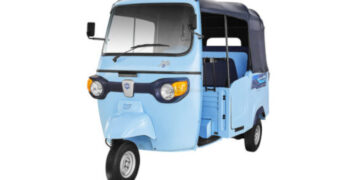 കളിക്കുന്നതിനിടെ ഇലക്ട്രിക് ഓട്ടോ  അബദ്ധത്തില്‍ സ്റ്റാര്‍ട്ടാക്കി, മൂന്ന് വയസുകാരിയും വണ്ടിയും കിണറ്റില്‍ വീണു, സാഹസികമായി രക്ഷപ്പെടുത്തി മരംവെട്ട് തൊഴിലാളികള്‍