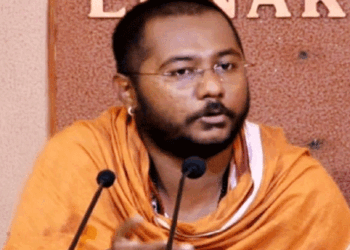 ‘കൊച്ചിയിൽ മുളകിന്റെ പേരിൽ ഹോട്ടൽ നടത്തുന്നയാൾ ലഹരിയുടെ കേന്ദ്രമാണ്;  ചെന്നിത്തലയെ വെല്ലുവിളിക്കുന്നു, അയാളെ പിടിക്ക്;  പൂക്കി മുഖ്യമന്ത്രിക്ക് യുവാക്കളുടെ ഭാവിയെക്കുറിച്ച് ആശങ്കയുണ്ടോ? പൊലീസിന് ഉണ്ട ഇല്ലെങ്കിൽ എന്റെ തോക്കിൽ നിന്ന് നൽകാം‘ ഹിമവൽ ഭദ്രാനന്ദ