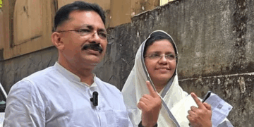 ‘ഇനി ഞാൻ സഹയാത്രികനല്ല; പാർട്ടിയുടെ ഭാ​ഗം; സമൃദ്ധ കാലത്ത് ഏതു പാർട്ടിയിൽ ചേരാൻ ഒരുപാടുപേർ കാണും; പ്രസ്ഥാനം പ്രതിസന്ധികൾ അഭിമുഖീകരിക്കുമ്പോൾ സഖാക്കൾക്കൊപ്പം നിൽക്കാതെ മാറി നിന്നാൽ അത് കൊടിയ അപരാധം‘: സിപിഎം അം​ഗത്വമെടുത്ത് ജലീലും ഭാര്യയും