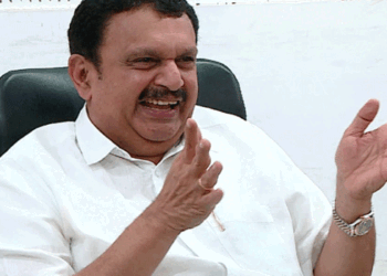 ’10 വര്‍ഷം കൊണ്ട്എൽഡിഎഫ് തകര്‍ത്ത സംവിധാനം ഒരു മാസം കൊണ്ട് നേരെയാക്കാൻ അത്ഭുത വിളക്കൊന്നും കയ്യിലില്ല; നിലവിലുള്ള പ്രശ്നങ്ങൾ പരിഹരിക്കാൻ ഘട്ടംഘട്ടമായ ഇടപെടലുകൾ ആവശ്യം’: കെ മുരളീധരൻ