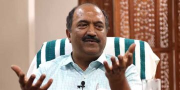 ‘രാഹുൽ ഗാന്ധി പിണറായിയെ വാരിപ്പുണരേണ്ട, നരേന്ദ്രമോദിയെ തന്നെ വാരിപ്പുണരട്ടെ… പിണറായിയുടെ വിജയന്റെ മകളായതുകൊണ്ടാണ് ടി വീണയ്‌ക്കെതിരായ ഇഡി അന്വേഷണം, കേസുകൾ നിയമപരമായി തന്നെ വീണ കൈകാര്യം ചെയ്യും[- കെഎൻ ബാലഗോപാൽ