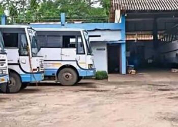 പ്രിയദർശിനി’ക്ക് രണ്ടാം ദിനം അള്ള് വച്ച് ജീവനക്കാർ? താത്കാലിക ഡ്രൈവർമാർ എത്തിയില്ല, മാവേലിക്കര ഡിപ്പോയിൽ 17 ഓർഡിനറി ബസുകളിൽ എട്ടും ഓടിയില്ല, മുടങ്ങിയത് അമ്പതോളം ട്രിപ്പുകൾ!! പ്രതിപക്ഷ യൂണിയനുകളിൽപ്പെട്ട ഡ്രൈവർമാർ സൗജന്യയാത്രയ്ക്ക് പാരവെച്ചു- ആരോപണം