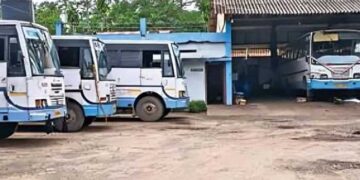 പ്രിയദർശിനി’ക്ക് രണ്ടാം ദിനം അള്ള് വച്ച് ജീവനക്കാർ? താത്കാലിക ഡ്രൈവർമാർ എത്തിയില്ല, മാവേലിക്കര ഡിപ്പോയിൽ 17 ഓർഡിനറി ബസുകളിൽ എട്ടും ഓടിയില്ല, മുടങ്ങിയത് അമ്പതോളം ട്രിപ്പുകൾ!! പ്രതിപക്ഷ യൂണിയനുകളിൽപ്പെട്ട ഡ്രൈവർമാർ സൗജന്യയാത്രയ്ക്ക് പാരവെച്ചു- ആരോപണം
