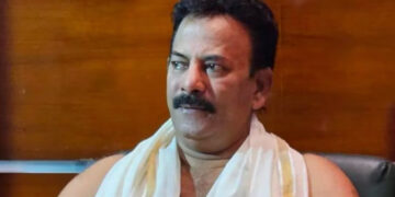 “മേജർ രവിയെ പോലൊരാൾ ഇത്തരം വില കുറഞ്ഞ പ്രചാരണം നടത്തരുത്”, 56 വാഹനങ്ങളും 560 പൊലീസുകാരുമുണ്ടായിരുന്നില്ല, പ്രചരിച്ചത് വ്യാജ വീഡിയോക,ള് യഥാർത്ഥ ദൃശ്യങ്ങൾ മാധ്യമങ്ങളിൽ വന്നിട്ടുള്ളതാണെന്ന് പിണറായിയുടെ ഓഫീസ്