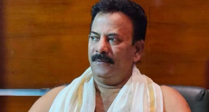“മേജർ രവിയെ പോലൊരാൾ ഇത്തരം വില കുറഞ്ഞ പ്രചാരണം നടത്തരുത്”, 56 വാഹനങ്ങളും 560 പൊലീസുകാരുമുണ്ടായിരുന്നില്ല, പ്രചരിച്ചത് വ്യാജ വീഡിയോക,ള് യഥാർത്ഥ ദൃശ്യങ്ങൾ മാധ്യമങ്ങളിൽ വന്നിട്ടുള്ളതാണെന്ന് പിണറായിയുടെ ഓഫീസ്