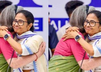 ലയനമില്ല, പൊതു ശത്രുവിനെതിരെ നീങ്ങാൻ കോൺ​ഗ്രസും ടിഎംസിയും കൈകൊടുക്കുന്നു?, നിരവധി അർത്ഥങ്ങൾ നൽകി മമതാ- സോണിയ, രാഹുൽ- അഭിഷേക് കൂടിക്കാഴ്ചകൾ!! പൊതുജനപ്രശ്നങ്ങളിൽ സംയുക്ത നിലപാട് കൈക്കൊള്ളണം, പൊതു വേദികളിൽ പരസ്പരം വിമർശനം ഒഴിവാക്കണം- നിർദേശങ്ങൾ മുന്നോട്ടുവച്ച് ദീദി, കോൺ​ഗ്രസിനോട് ചേർന്നു പ്രവർത്തിക്കാൻ ആവശ്യപ്പെട്ട് സോണിയ