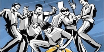 ‘ഒളിഞ്ഞുനോക്കി‘യെന്ന ആരോപണം; റാന്നിയിൽ മധ്യവയസ്കനെ നഗ്നനാക്കി ആൾക്കൂട്ട മർദനം; കയ്യും കാലും കഴുത്തും കൂട്ടിക്കെട്ടി അടിച്ചു; നിലത്തിട്ടു ചവിട്ടി