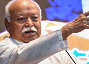 മോഹൻ ഭാഗവതിന്റെ പ്രഭാഷണ പരിപാടിയിൽ പങ്കെടുക്കാൻ കേരളത്തിൽ നിന്ന് പോയത് മൂന്ന് സർവ്വകലാശാല വിസിമാർ!! പ്രശ്നം അതീവ ഗൗരവതരം, പിന്നിൽ കാവിവൽക്കരണത്തിനുള്ള നീക്കം, ഈ നടപടിക്ക് കോൺഗ്രസും യുഡിഎഫ് ഗവൺമെന്റും പൂർണ്ണമായി കൂട്ടുനിൽക്കുന്നു- എംവി ഗോവിന്ദൻ