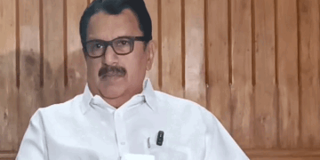 ‘സണ്ണിയുടെ ബന്ധുവെങ്കിലും ബെന്നി തോമസ് രാഷ്ട്രീയ പാരമ്പര്യമുള്ളയാൾ’; ബന്ധുനിയമന വിവാദത്തിൽ സണ്ണി ജോസഫിനെ പിന്തുണച്ച് കെ.മുരളീധരൻ