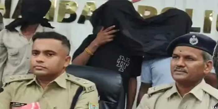 ആശ്രിത ജോലി കൈക്കലാക്കാൻ ​ഗൂഢാലോചന, പിതാവിനെ ആളൊഴിഞ്ഞ സ്ഥലത്തേക്ക് വിളിച്ചുകൊണ്ടുപോയി കല്ലിന് തലയ്ക്കടിച്ച് കൊലപ്പെടുത്തി, മൃതദേഹം കുറ്റിക്കാട്ടിലിട്ടു, മകൻ ഉൾപ്പെടെ മൂന്നു പേർ അറസ്റ്റിൽ!! പിതാവിന്റെ ജോലി തനിക്കു കിട്ടാൻ വേണ്ടി ചെയ്തത്, ക്വട്ടേഷൻ കൊടുത്തത് 10 ലക്ഷത്തിന്- മൊഴി