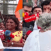 ‘അങ്ങോട്ടൊന്ന് മാറി നിന്നേ; നടുറോഡിൽ നിന്നാണോ പ്രസംഗം? വഴിയടച്ച് സമരം ചെയ്യുന്നതിന് എന്തിനാ? എനിക്ക് വീട്ടിൽ പോണം‘: വട്ടിയൂർക്കാവിൽ ബിജെപി നടത്തിയ പ്രതിഷേധത്തിൽ പ്രസംഗിച്ച നേതാവിന്റെ കൈയ്ക്ക് കയറിപിടിച്ച് വയോധിക