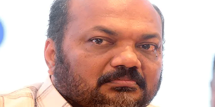 ‘എൽഡിഎഫ് അല്ലാതെ മറ്റാരുണ്ട്’ മുദ്രാവാക്യം പിഴവായി; കമ്പ്യൂട്ടറിൽ ചെയ്യുന്നതുപോലെ ഒരു തെറ്റ് വന്നാൽ അൺഡു ചെയ്യാൻ പറ്റില്ലല്ലോ?വെള്ളാപ്പള്ളി വിഷയത്തിലും വീഴ്ച പറ്റി; ശബരിമല സ്വർണ്ണക്കൊള്ളയിൽ നടപടിയെടുത്ത് പോകണമായിരുന്നു‘: പി. രാജീവ്