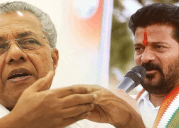 ‘ഹിറ്റ്ലറുടെ ആരാധകൻ രേവന്ത് റെഡ്ഡിയുടെ പ്രസ്താവന ജനാധിപത്യത്തെ അപഹസിക്കുന്നു; കോൺഗ്രസ്സിന്റെ യഥാർത്ഥ രാഷ്ട്രീയ സ്വഭാവംആ വാക്കുകളിലൂടെ പുറത്തു ചാടി‘: തെലങ്കാന മുഖ്യമന്ത്രിയ്ക്കെതിരെ വീണ്ടും പിണറായി