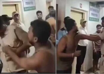 വെള്ളമടിച്ച് കിറുങ്ങിയ യുവാവ് വൈദ്യപരിശോധനയ്ക്കെത്തിച്ച പോലീസിന്റെ കരണം തീർത്ത് തല്ലി, പ്രതിക്കെതിരെ കൂടുതൽ വകുപ്പുകൾ പ്രകാരം കേസെടുത്ത് പോലീസ്- വീഡിയോ വൈറൽ