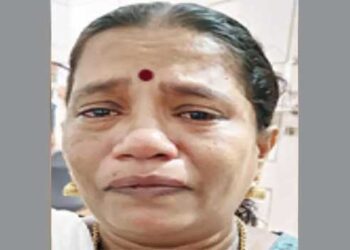 രാത്രിയിൽ ക്ഷേത്രത്തിൽക്കയറി ഭണ്ഡാരം കുത്തിത്തുറന്ന് 10000 രൂപ മോഷ്ടിച്ച 42 കാരി പിടിയിൽ, പ്രതി 2020-ലെ തദ്ദേശ തെരഞ്ഞെടുപ്പിൽ ബിജെപി സ്ഥാനാർഥിയായി മത്സരിച്ചയാൾ, മുൻപ് മുക്കുപണ്ടത്തട്ടിപ്പ് കേസിലും പ്രതി