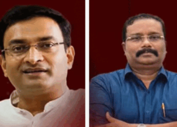 പിണറായിയുടെ നോട്ടപ്പുള്ളികൾ; സർക്കാരിനെ വിമർശിച്ചെന്ന പേരിൽ സസ്പെൻഷൻ; പുറത്താക്കിയവരെ തിരികെയെടുത്ത് വി.ഡി സതീശൻ;  ഐഎഎസ് ഉദ്യോഗസ്ഥരായ ഡോ ബി അശോകും എൻ പ്രശാന്തും സർവ്വീസിലേയ്ക്ക്