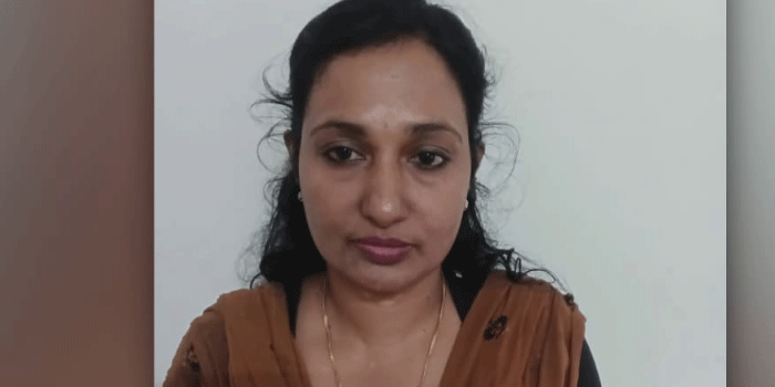 പഞ്ചാര വർത്തമാനവുമായി അടുത്തുകൂടി;  റിട്ട. റവന്യൂ ഉദ്യോഗസ്ഥനെ പറ്റിച്ചും ഭീഷണിപ്പെടുത്തിയും യുവതി കൈക്കലാക്കിയത് 20 ലക്ഷം രൂപയും മൊബൈൽ ഫോണുകളും!! പ്രതി പ്രിൻസി അറസ്റ്റിൽ